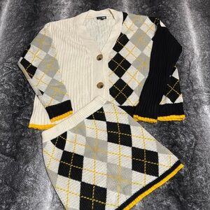 Fashion Nova. Knitted oversize jacket and skirt set. Size M.